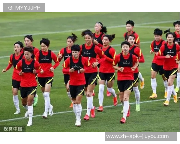 中国女足迎战巴西队全力以赴争夺胜利展现拼搏精神与团队力量